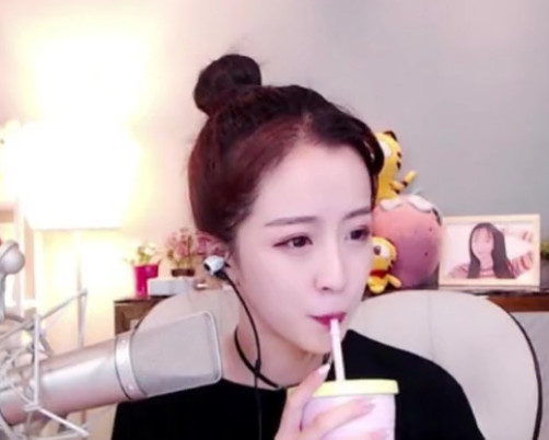 虎牙平台五千万签约的莉哥,如今直播现状惨淡