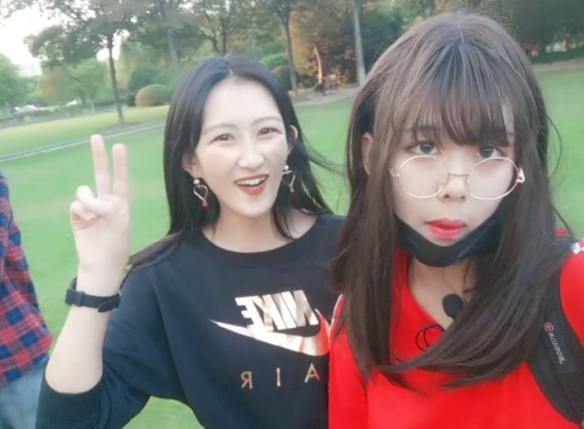 今天为大家介绍的b站的女装大佬"桃奈悠悠",有经常逛b站的小伙伴一定