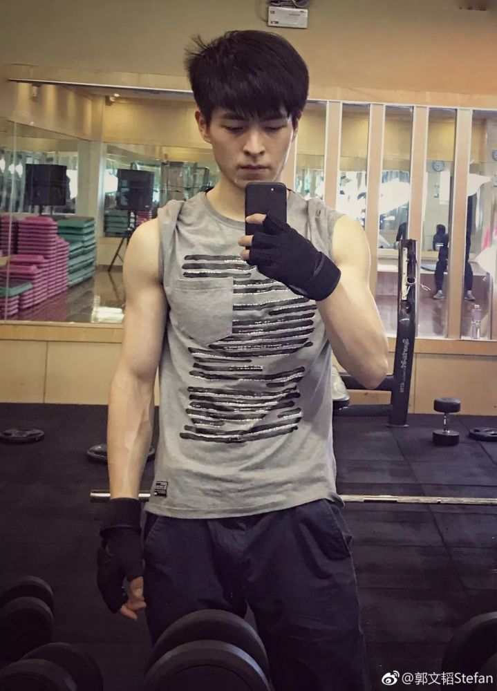 北大杨洋和南大胡歌暗生情愫,配对成功?这一对