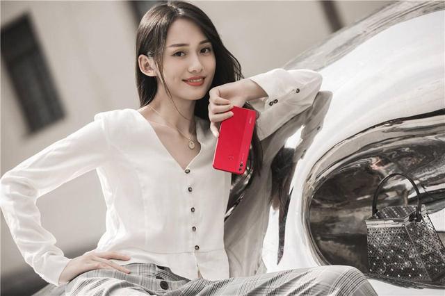 看完荣耀8X对比小米8,才知道华为通信多强大