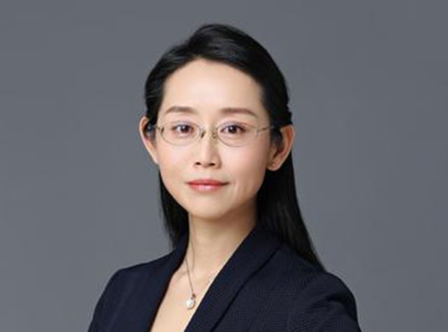 她是清华大学的美女老师 外国抢着要她 她却选择留在清华