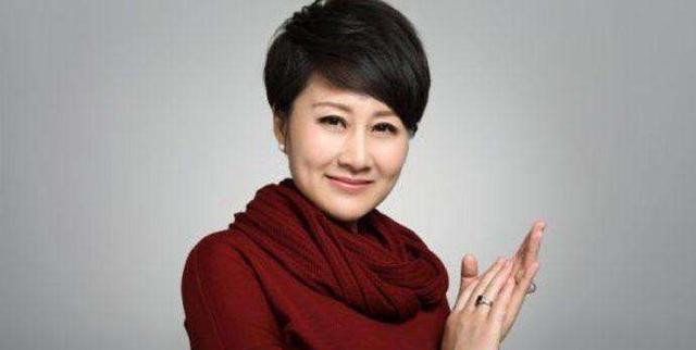 记得张凯丽参加一个综艺节目,主持人曾这样调侃她:据说当初《渴望》