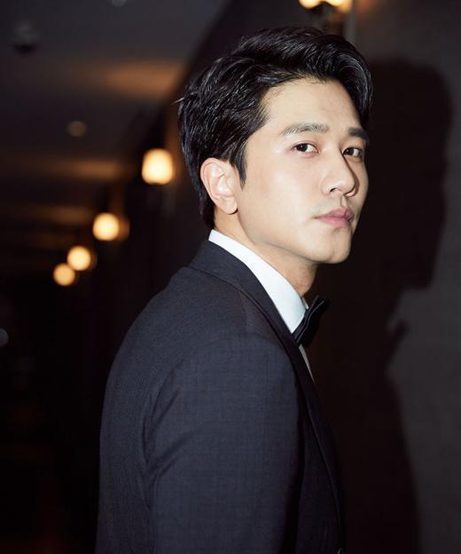 《我就是演员》彭冠英搭档李倩获好评,观众的注意力全都在他的手