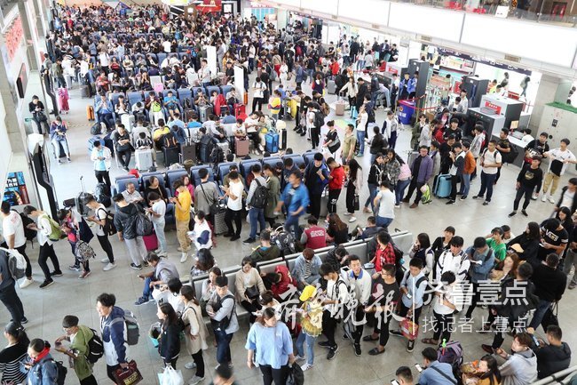 国庆七天乐出行篇:汽车站迎高峰今天送客将超