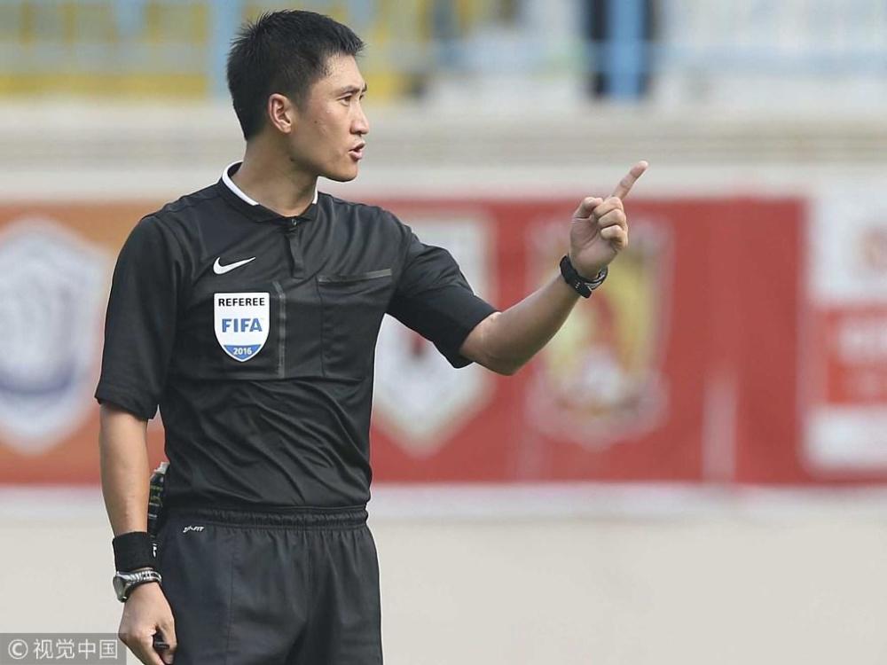 辣哨马宁用出红牌立flag以暴制暴能否换来中超裁判权威
