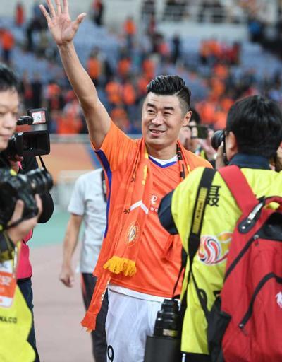 鲁能战平人和排名升至第3,韩鹏再穿鲁能球衣,震撼谢场