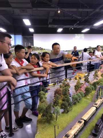 大梦微城微缩景观乐园国庆迎客