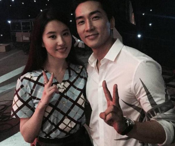 郑秀晶首谈爱情观,吓坏韩国网友,宋承宪自曝和