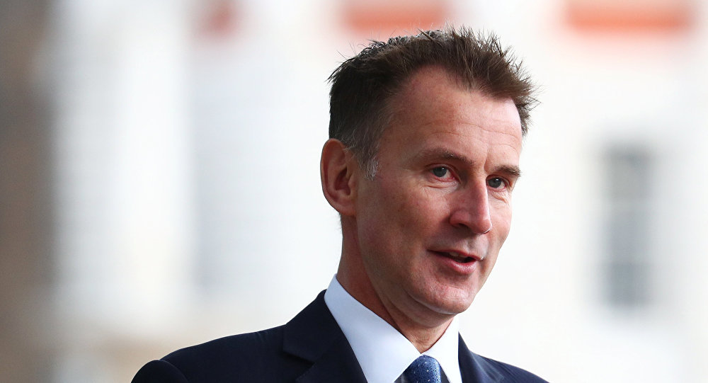 英国外交大臣杰里米-亨特呼吁不要将欧盟变成"像苏联一样的"牢笼.