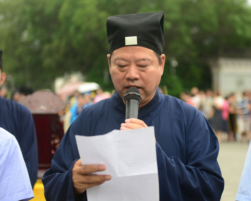 中国道教协会副会长,海南省道教协会会长,海南玉蟾宫住持陆文荣各位