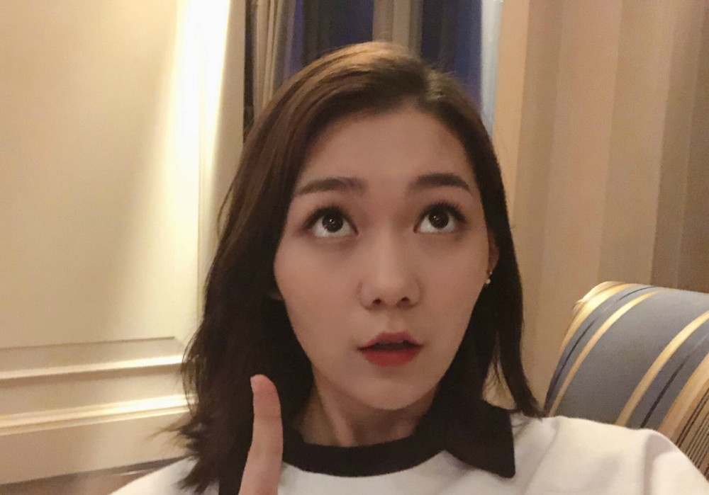 段奥娟最新表情包,偶尔皮一下好可爱