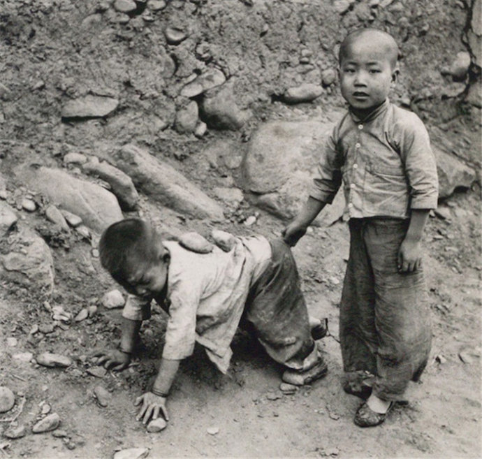 老照片:日本占领下的北平中秋