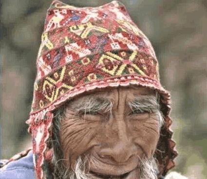 世界上最懒惰的民族,现在只剩下不到1000人,每天只做一件事情