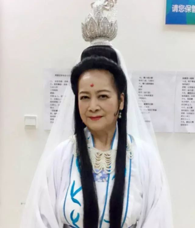 当左大玢再次扮演"观音"