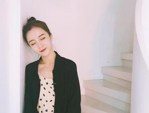 看了莉哥的豪车,再看摩登兄弟的车,才知道暴发