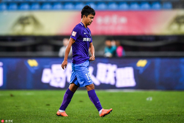 足协罚单:泰达白岳峰停赛6场 贵州主帅打电话