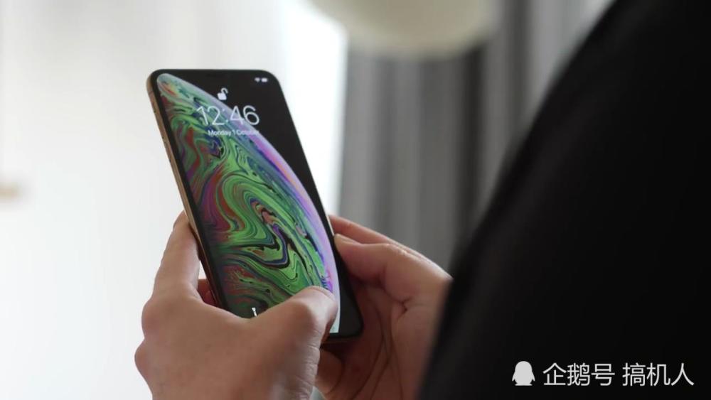铁杆安卓用户眼中的iPhone XSMax:价格不配卖