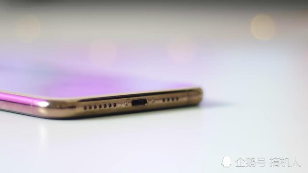 铁杆安卓用户眼中的iPhone XSMax:价格不配卖