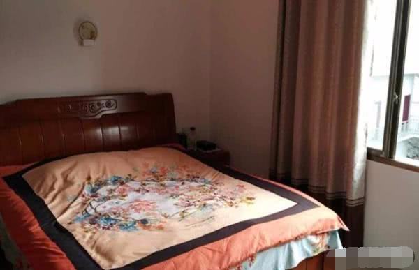 农村,老人常说"宁给人停丧,不给人成双",究竟是什么规矩?