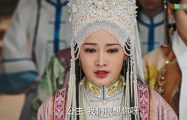 《如懿传》寒香见封香妃,皇上沉迷美色,如懿委屈痛哭