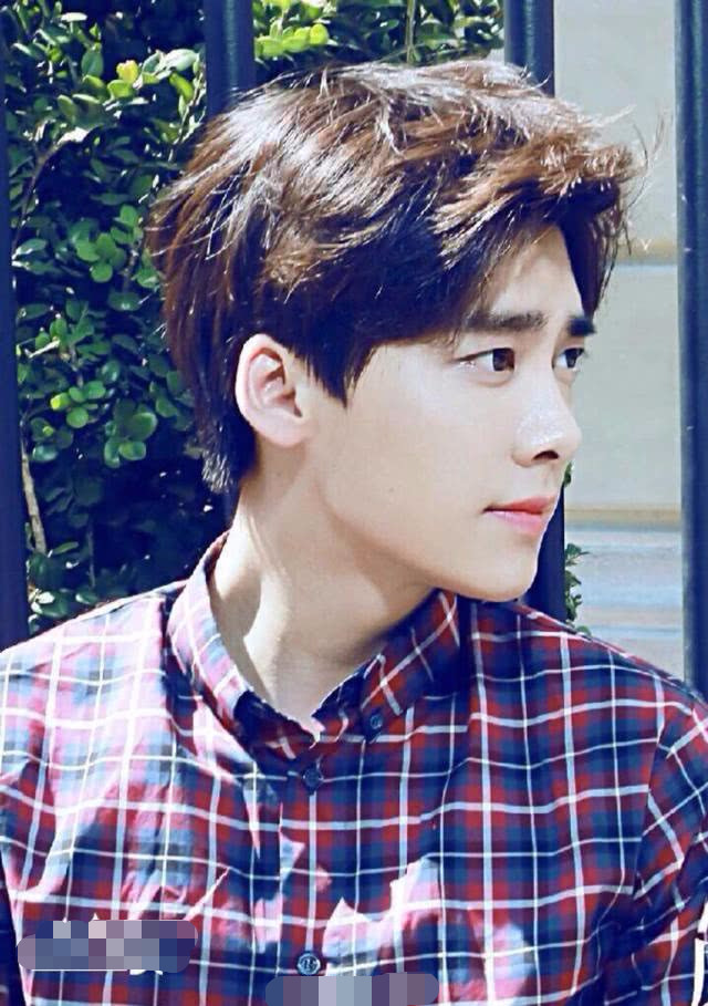 名字带峰字的男明星最后一位很多人不知道他的真名