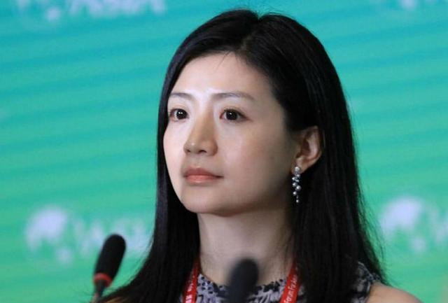 为家族的龙光地产出谋划策,纪凯婷通过不同的公司及家族信托持有龙光