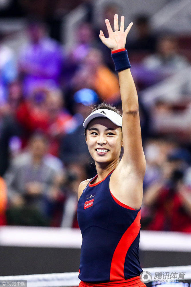 王蔷晋级笑靥如花赛中嘟嘴卖萌贡献表情包