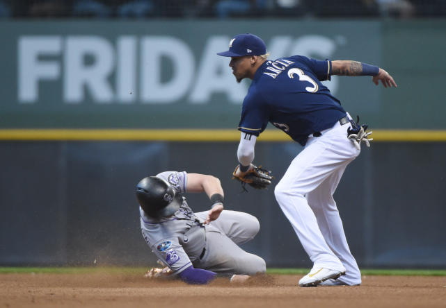 MLB-耶利奇两分炮穆斯再见安打 酿酒人3-2