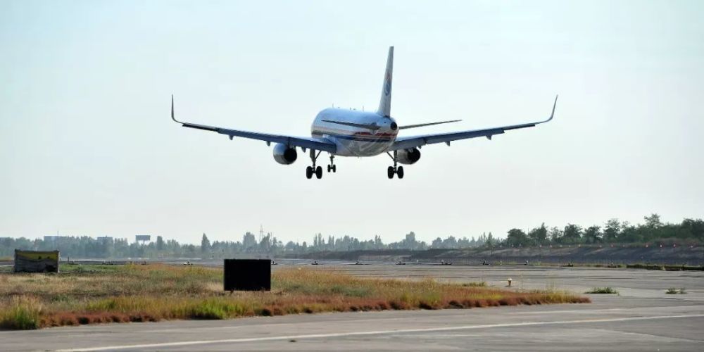 纪念改革开放40周年·宁夏机场新时代整装出