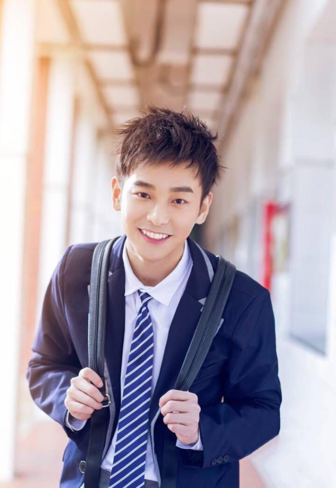 彭昱畅:为自尽导演零片酬演戏,如今因吻戏上热