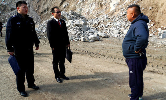 抚顺东洲区法院抓获四名"老赖"