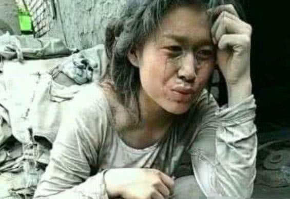 抖音水泥姐遭曝光,开超跑住豪宅,水泥姐:我本