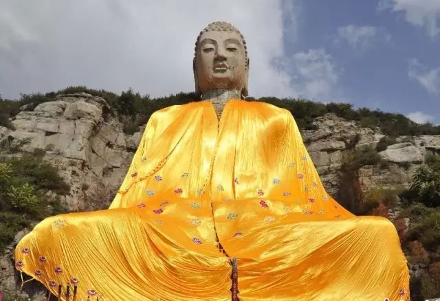 蒙山大佛与乐山大佛,巴米扬大佛齐名,并根据三者的高度关系认为将蒙山