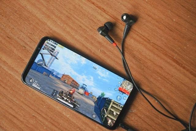 魅族16X与小米8 SE游戏续航测评:骁龙710也有