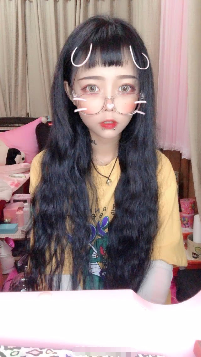 顾茜茜早年照曝光从清纯到黑暗惹人怜惜网友经历不少