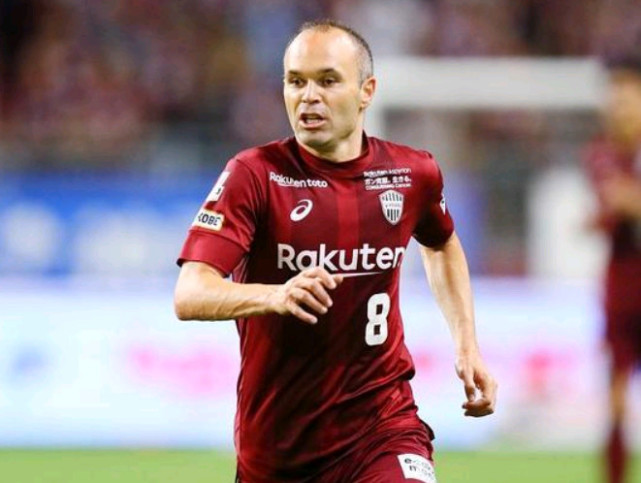 伊涅斯塔骚操作引日本全场惊呼 3人合围他却背