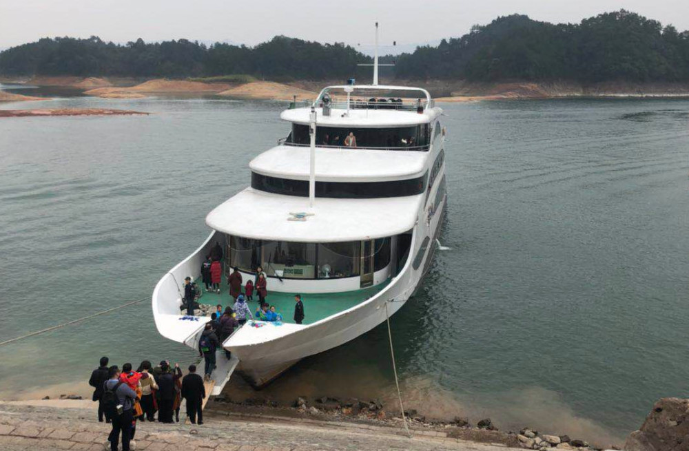 千岛湖景区游船私下收费被停航,坑游客还理直