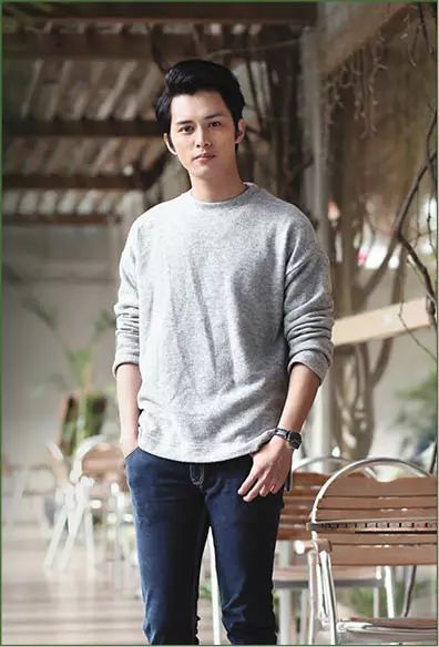 tvb力捧小生被指"撞脸王"坦言喝茶时曾被认错|tvb|何广沛|陈家乐