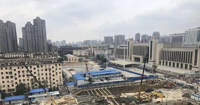 记者从南昌市政公用集团了解到 南昌市火车站东广场 目前已正式开工