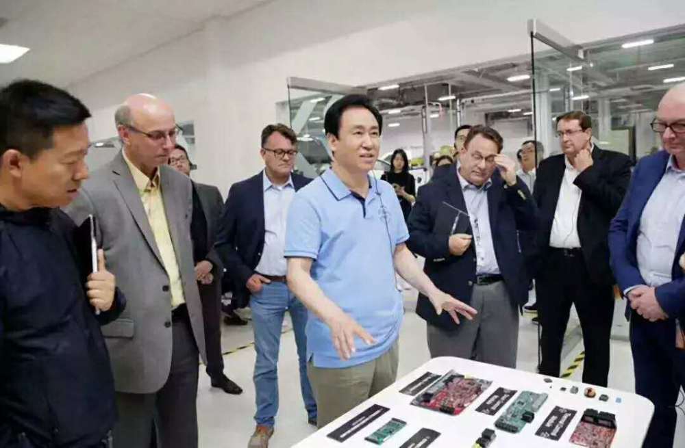 贾跃亭和许家印翻脸,智能车难产?政府部门指出