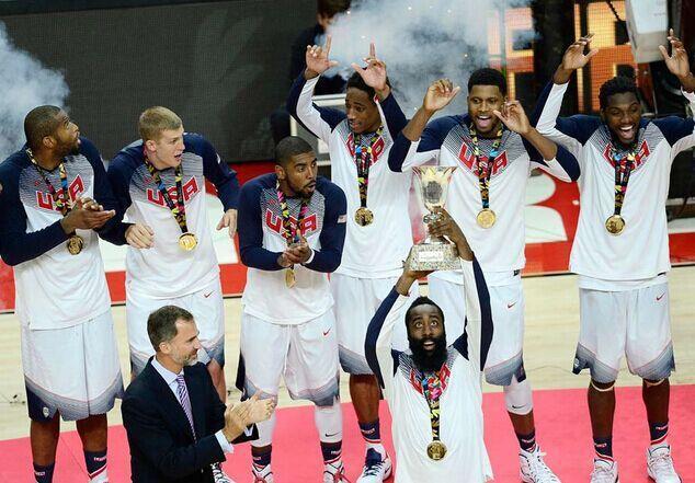 4连冠在2014年西班牙男篮世界杯决赛中,梦11队以129-92大胜塞尔维亚