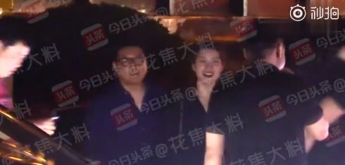 王岳伦|又被拍到这么亲密的画面？这次怎么跟老婆解释？
