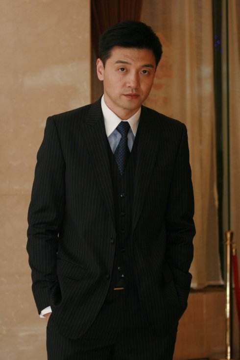 出道19年零绯闻,34岁演反派走红,44岁越老