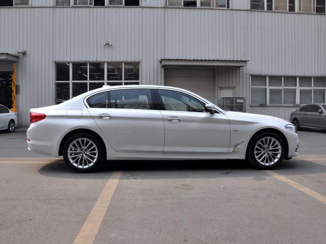 最高车速230,配2.0t 马力252,宝马新车比奥迪显档次