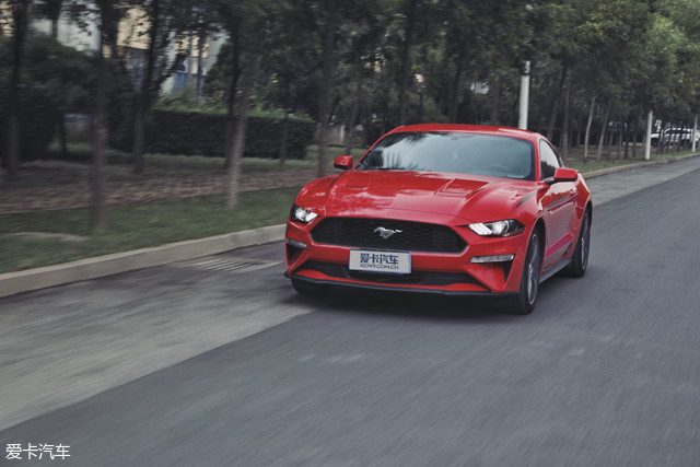 美国猛兽(下) 福特mustang&道奇挑战者