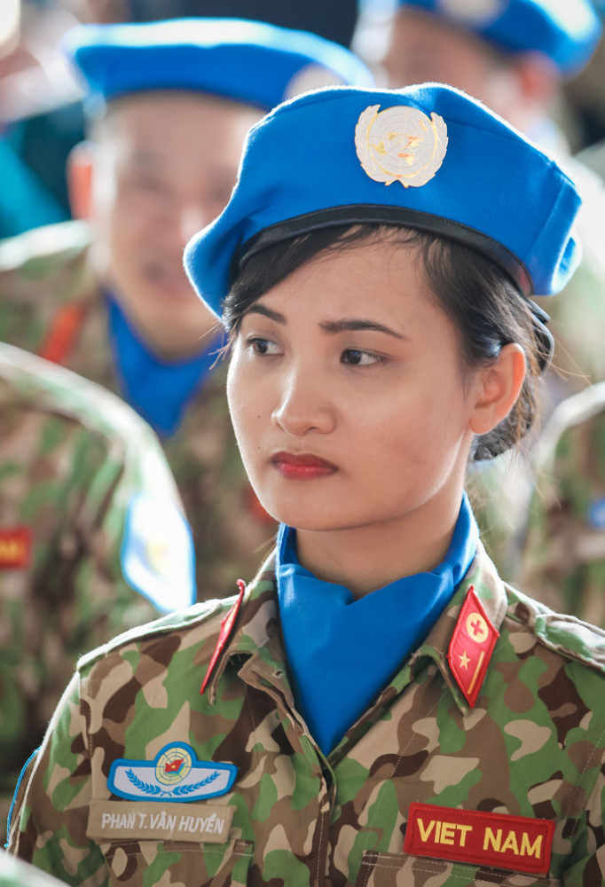 越南首次派出野战医院参与维和,十名年轻女兵