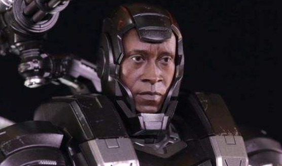 钢铁侠中穿过战甲的5个英雄,班纳博士太帅气,最后一个身份霸道