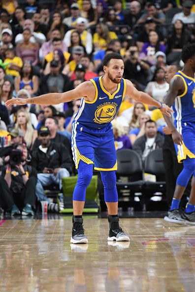 11日综述:詹皇15分湖人胜勇士 特雷杨三分准绝