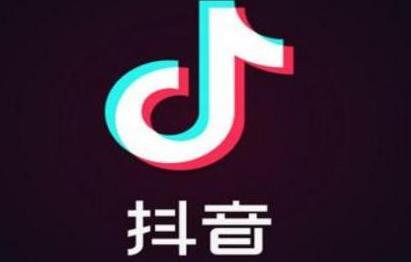 抖音"长舌妇"走红,当她吐出舌头后,网友:怎么练的?