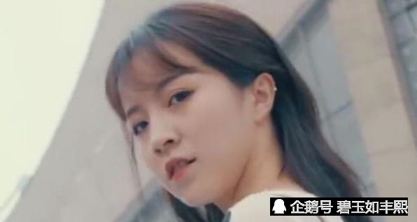 莉哥触犯底线被封,她五千万签约费该赔虎牙多